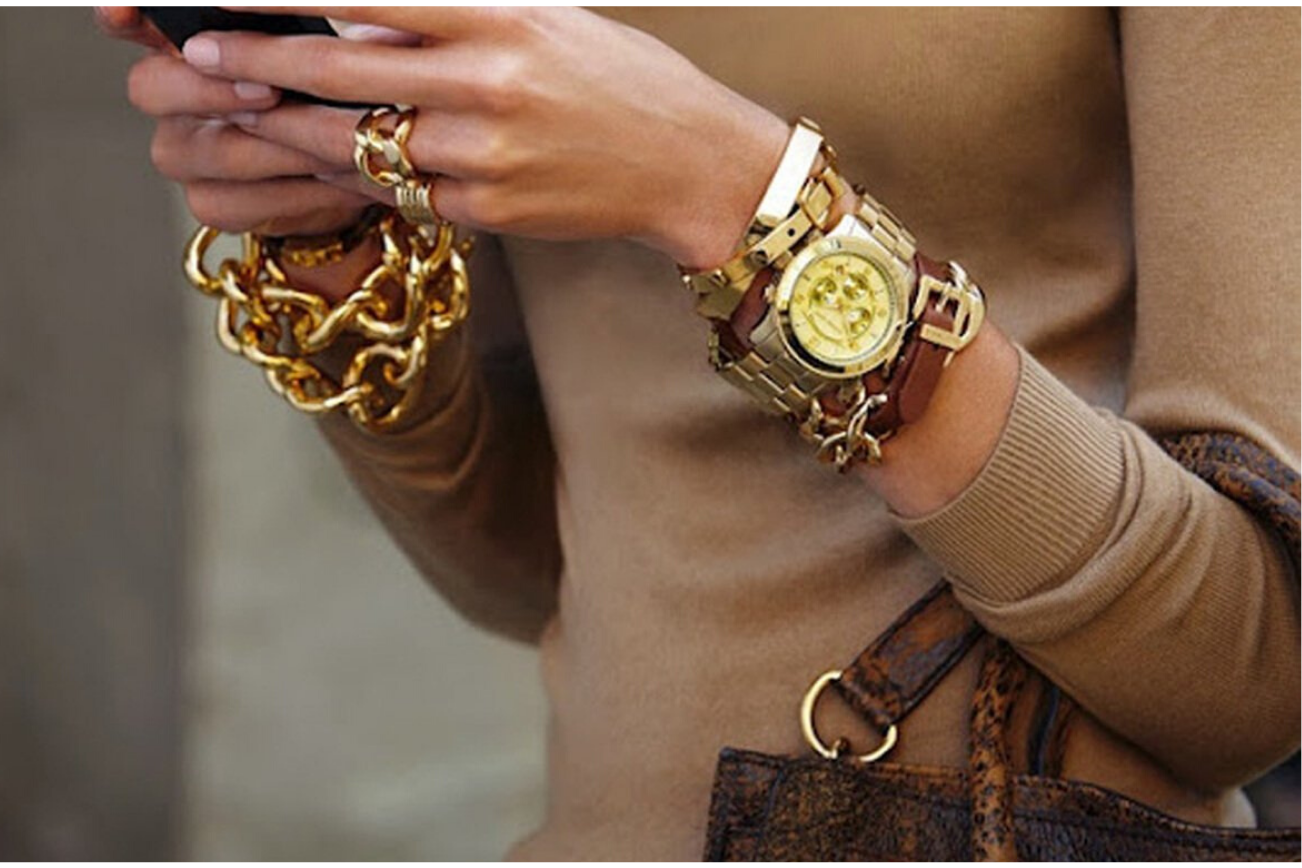 Как носят браслеты на руке женские золотые